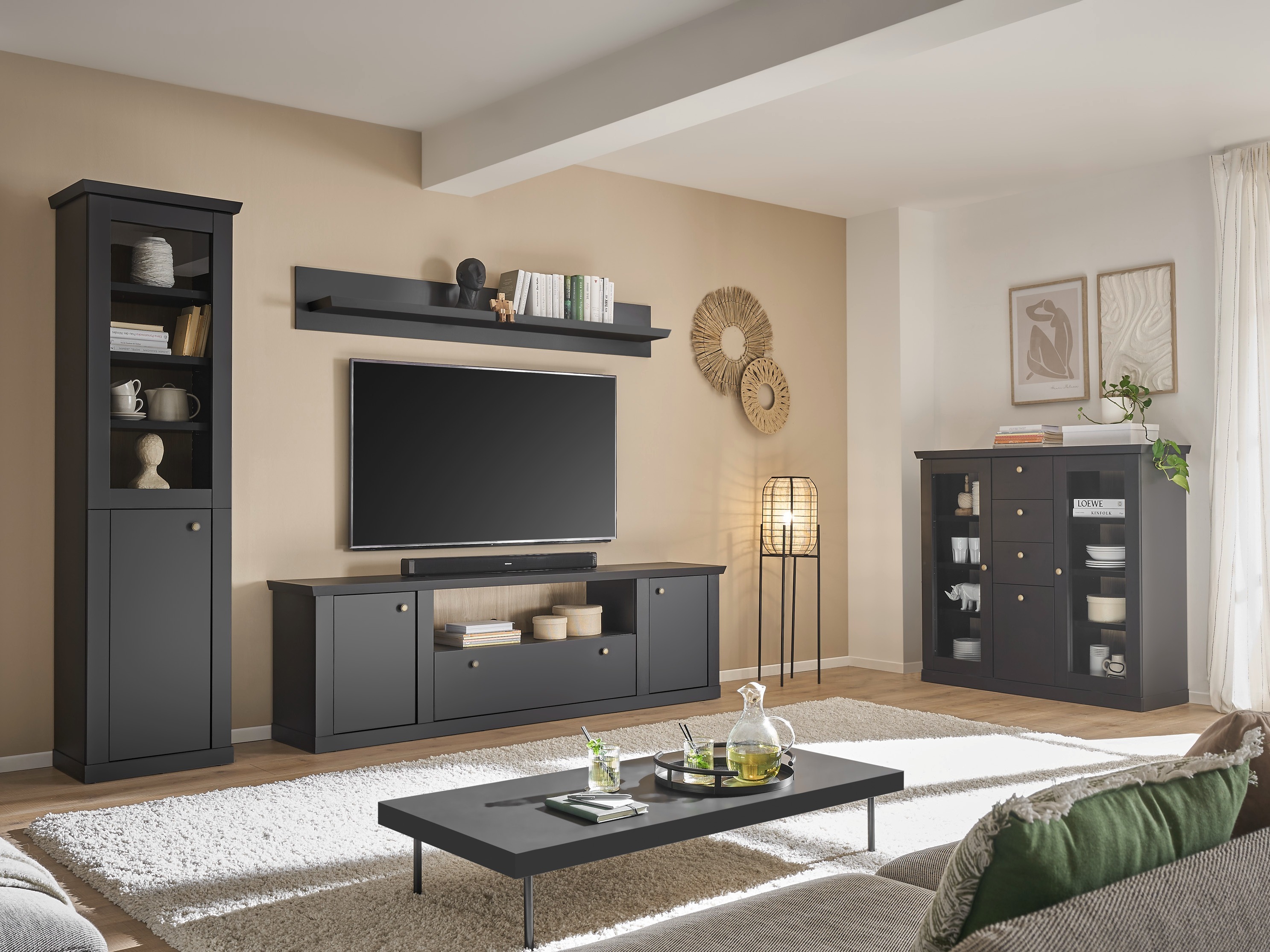 Colección de muebles Lirsero