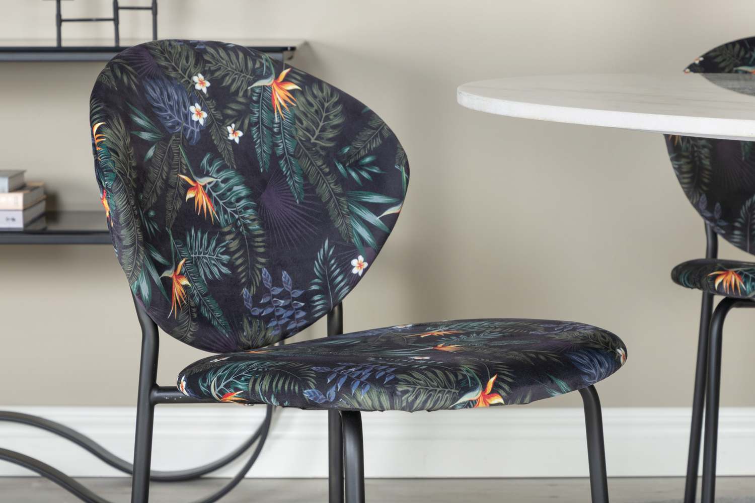 Conjunto de mesas y sillas para comedor Dallas 1298 (Patrón floral + Negro)