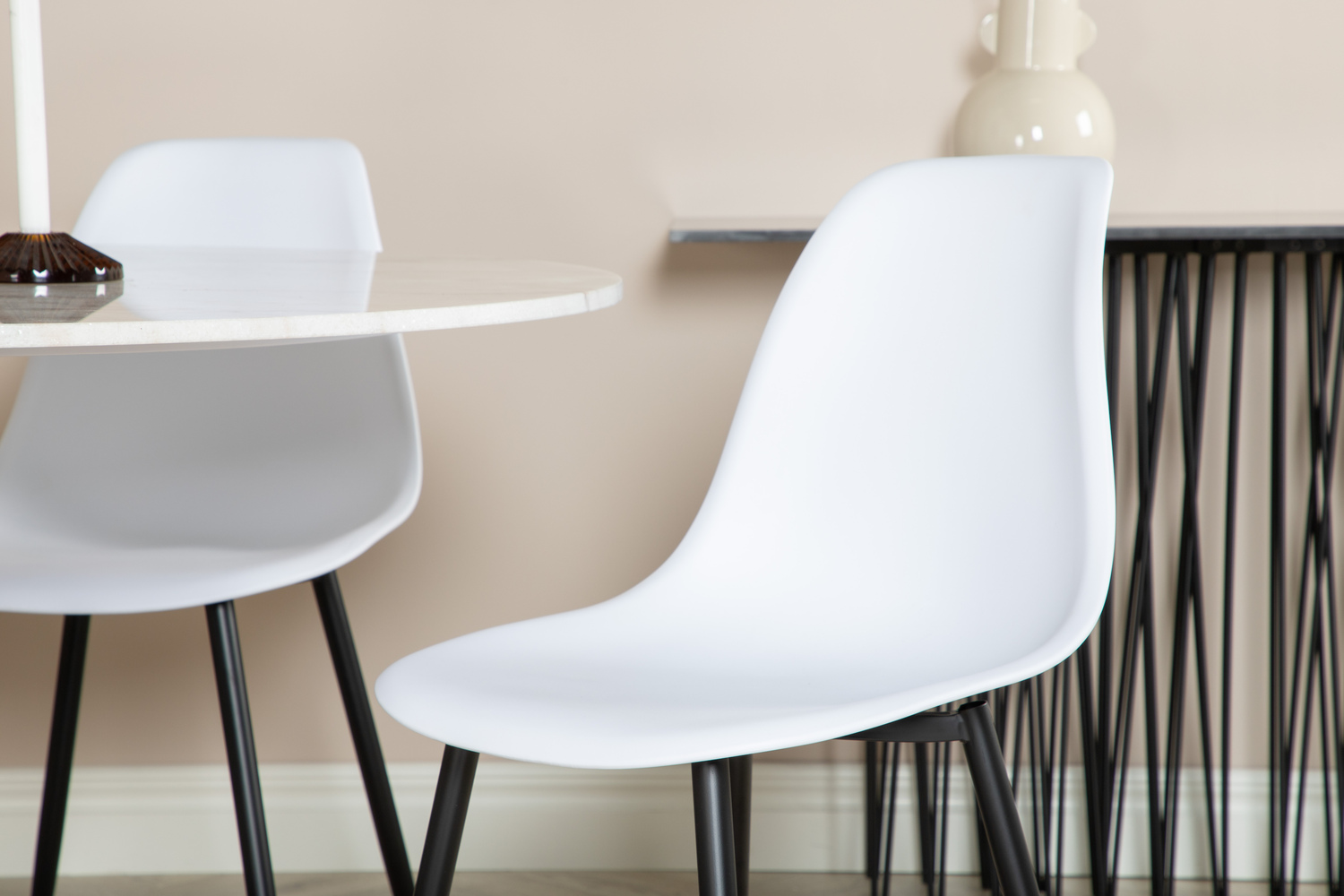 Conjunto de mesas y sillas para comedor Dallas 1304 (Blanco + Negro)