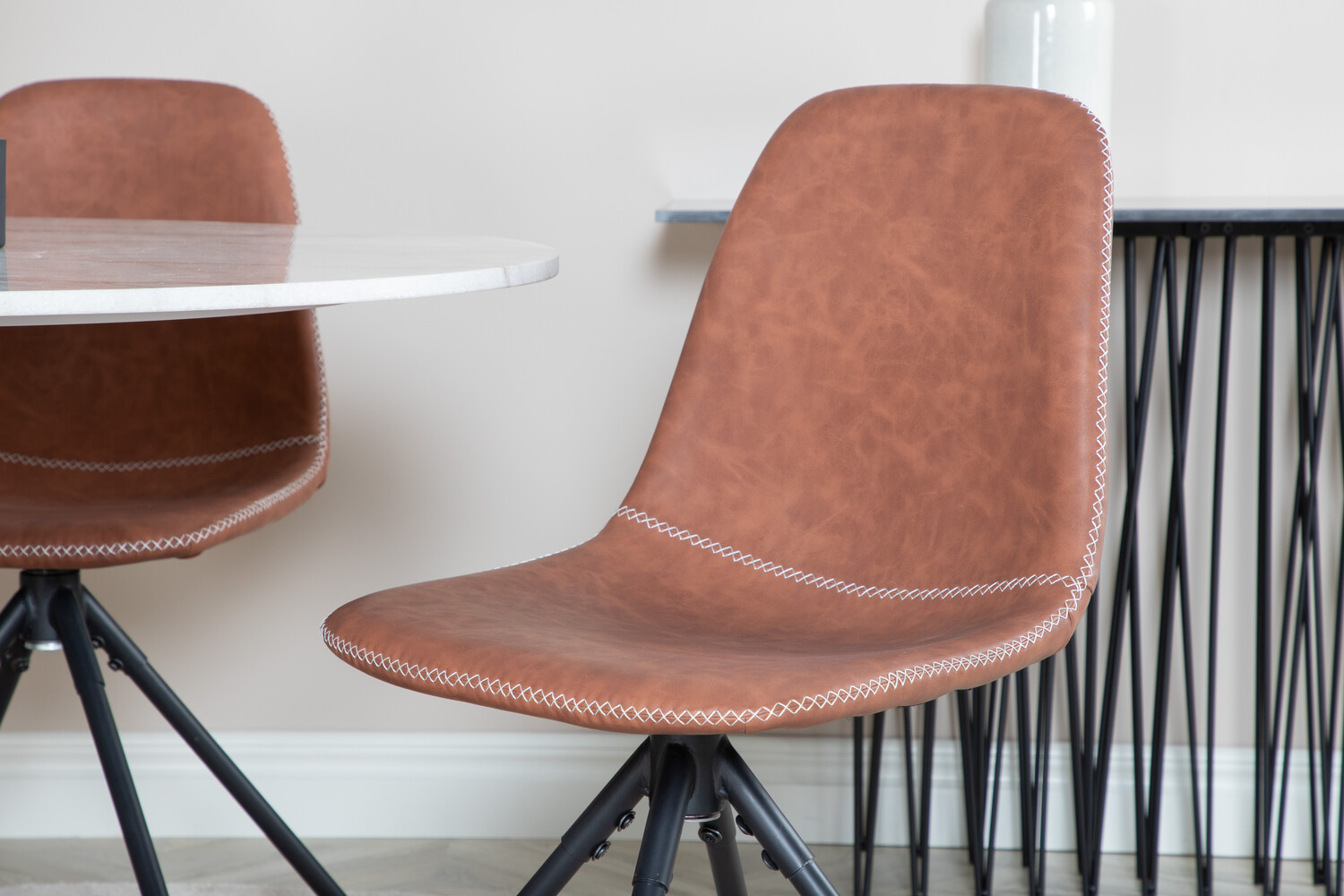 Conjunto de mesas y sillas para comedor Dallas 2674 (Marrón + Negro)
