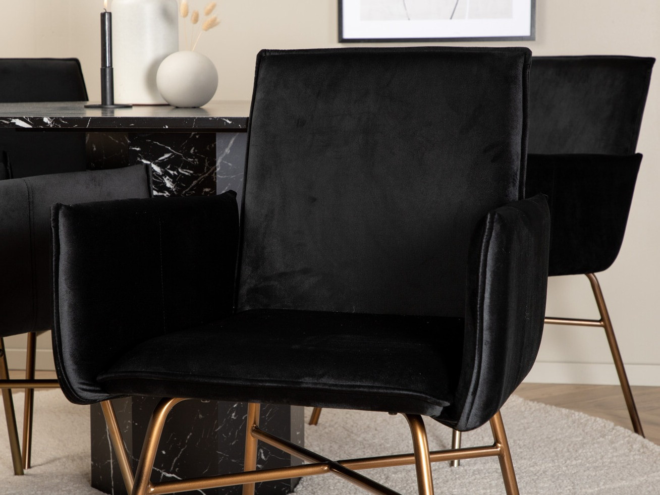 Conjunto de mesas y sillas para comedor Dallas 2618 (Negro + Latón)
