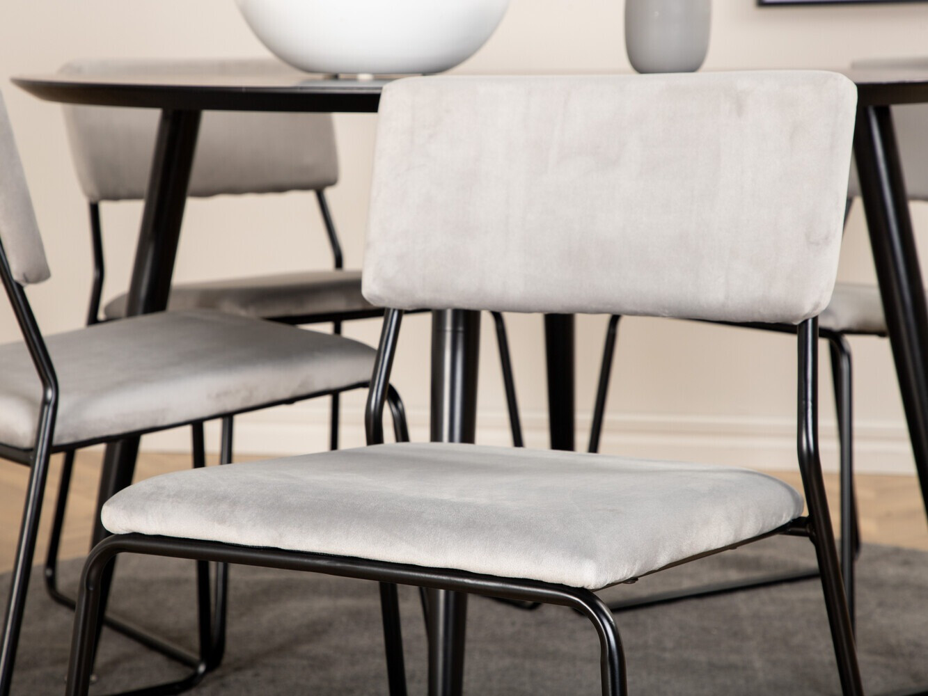 Conjunto de comedor Dallas 2543 (Gris claro + Negro)