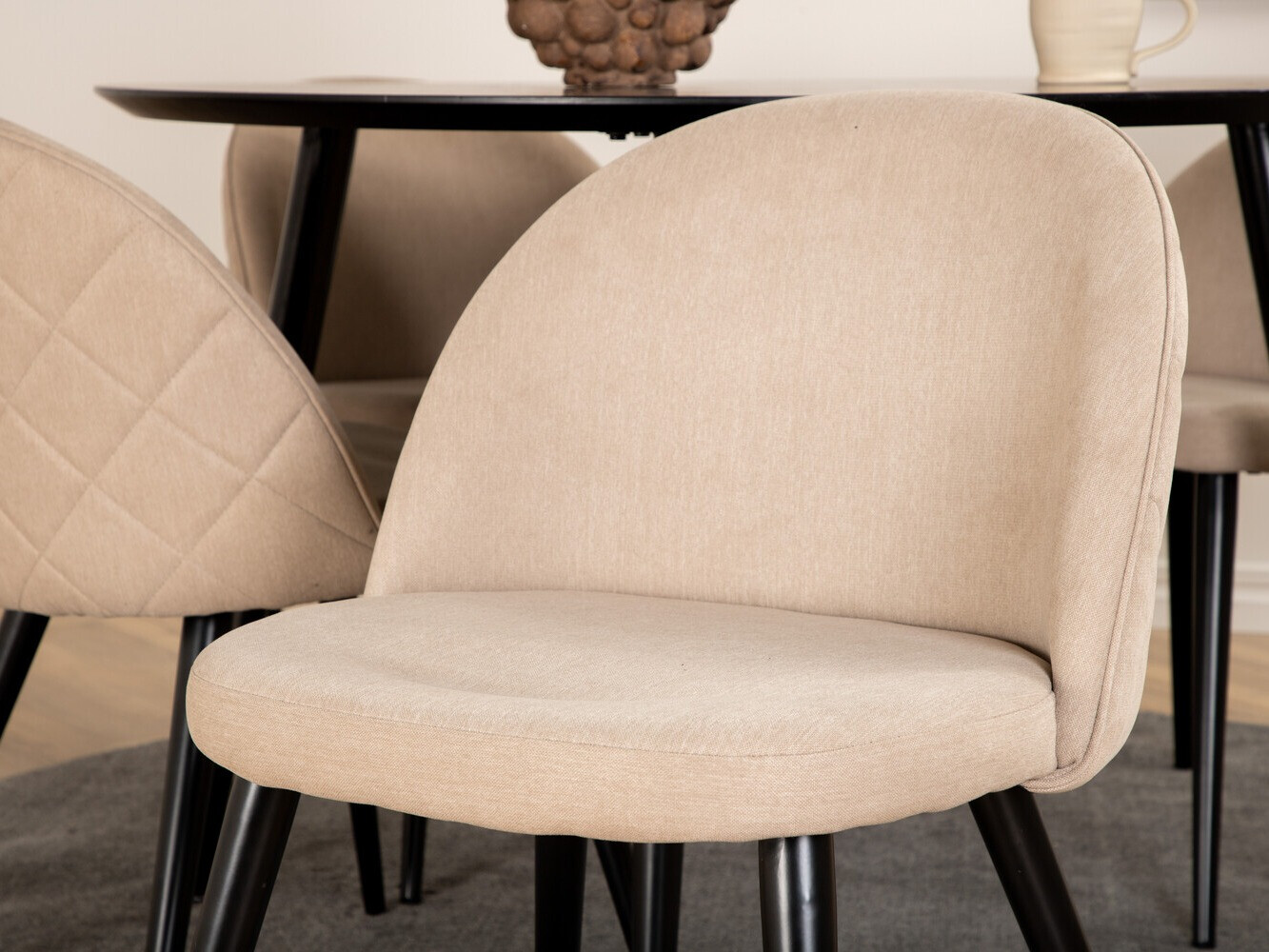 Conjunto de mesas y sillas para comedor Dallas 2545 (Beige + Negro)