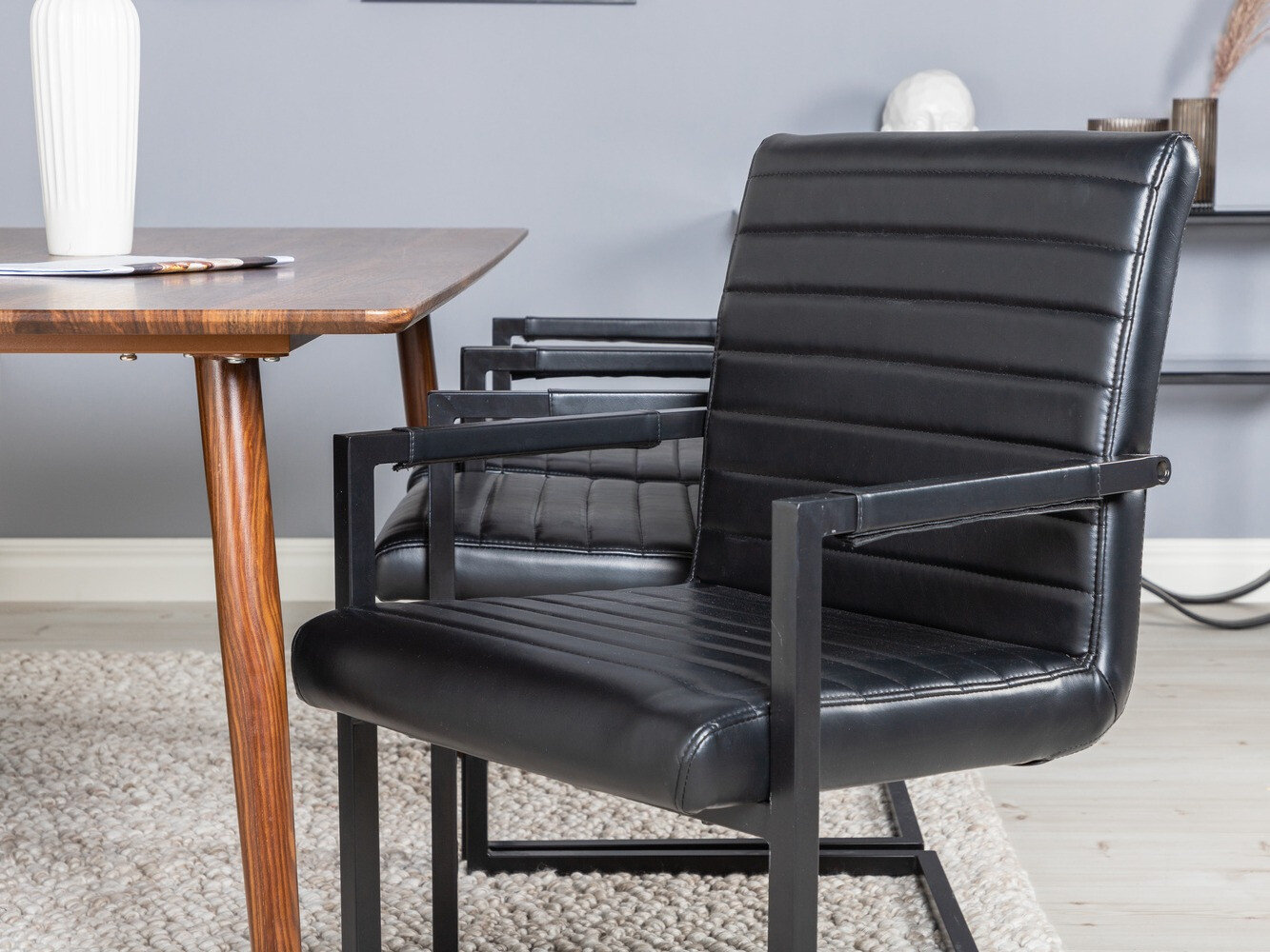 Conjunto de mesas y sillas para comedor Dallas 1884