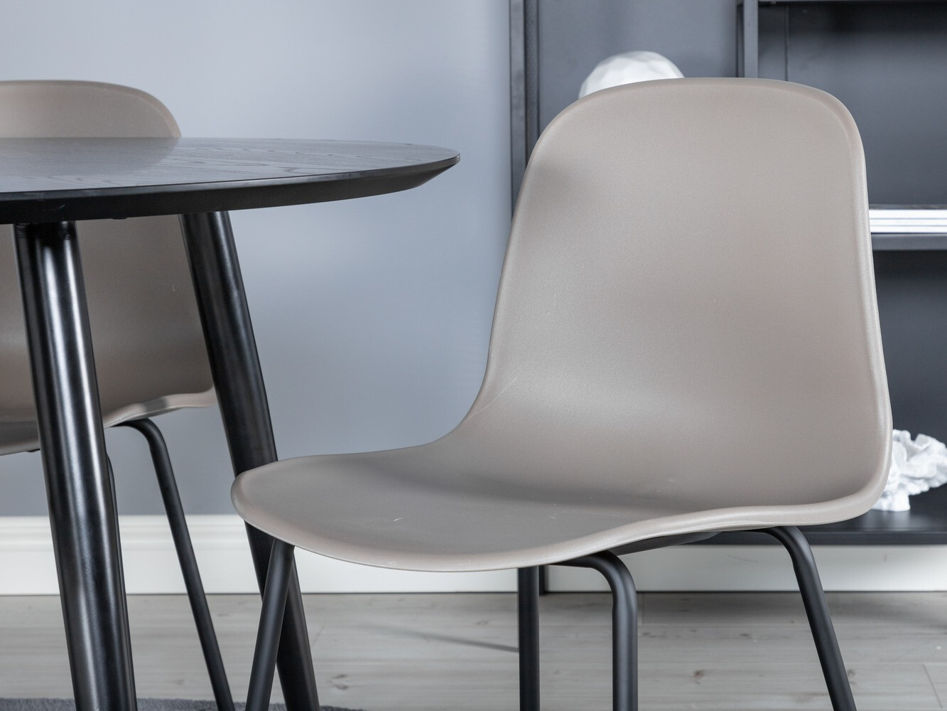 Conjunto de mesas y sillas para comedor Dallas 1622 (Chaqui + Negro)