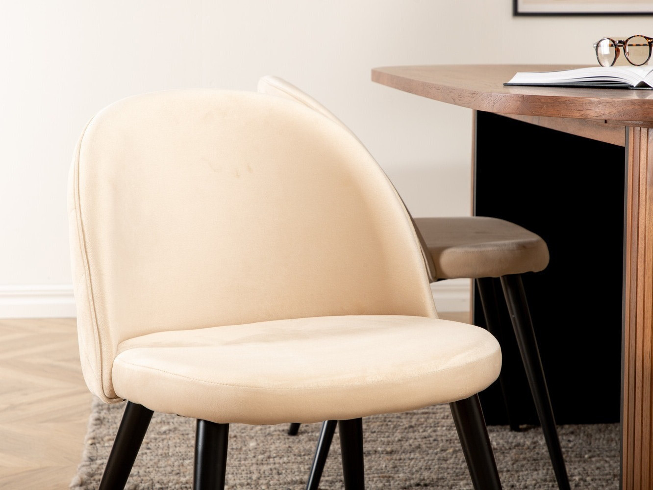 Conjunto de mesas y sillas para comedor Dallas 2764 (Crema + Negro)