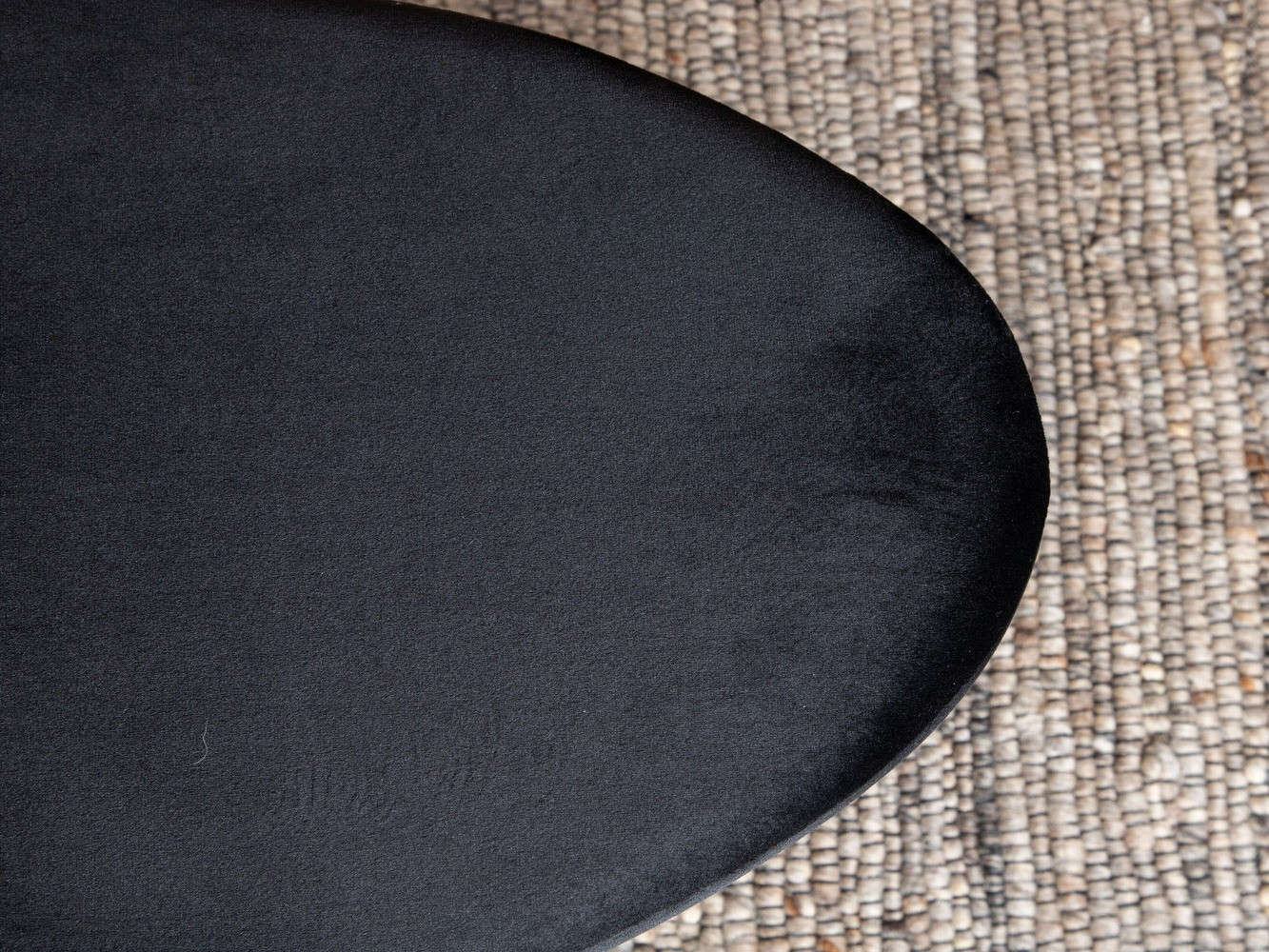 Banco tapizado Dallas 2920 (Negro + Latón)