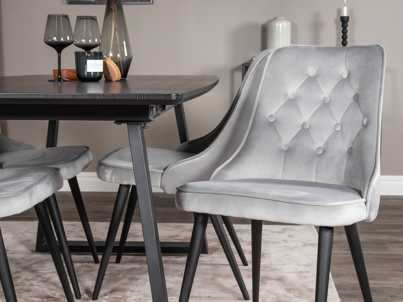 Conjunto de comedor Dallas 1993 (Negro + Gris claro)