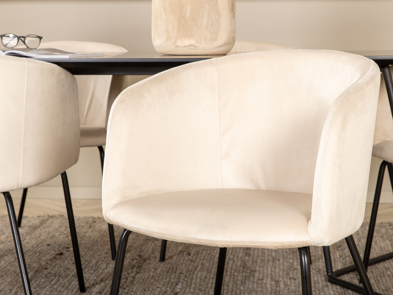 Conjunto de comedor Dallas 2569 (Crema + Negro)