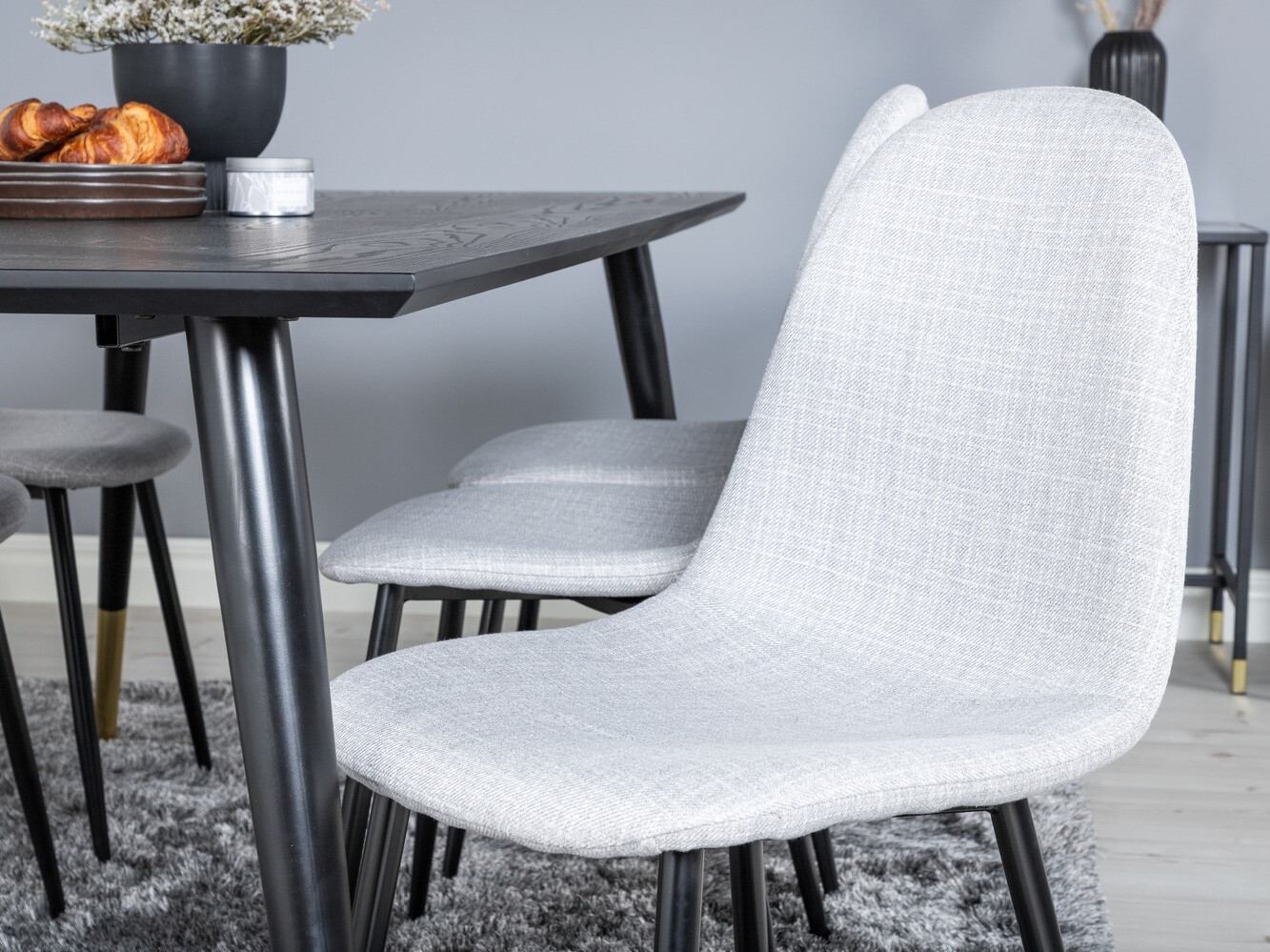 Conjunto de mesas y sillas para comedor Dallas 2577 (Negro + Latón)
