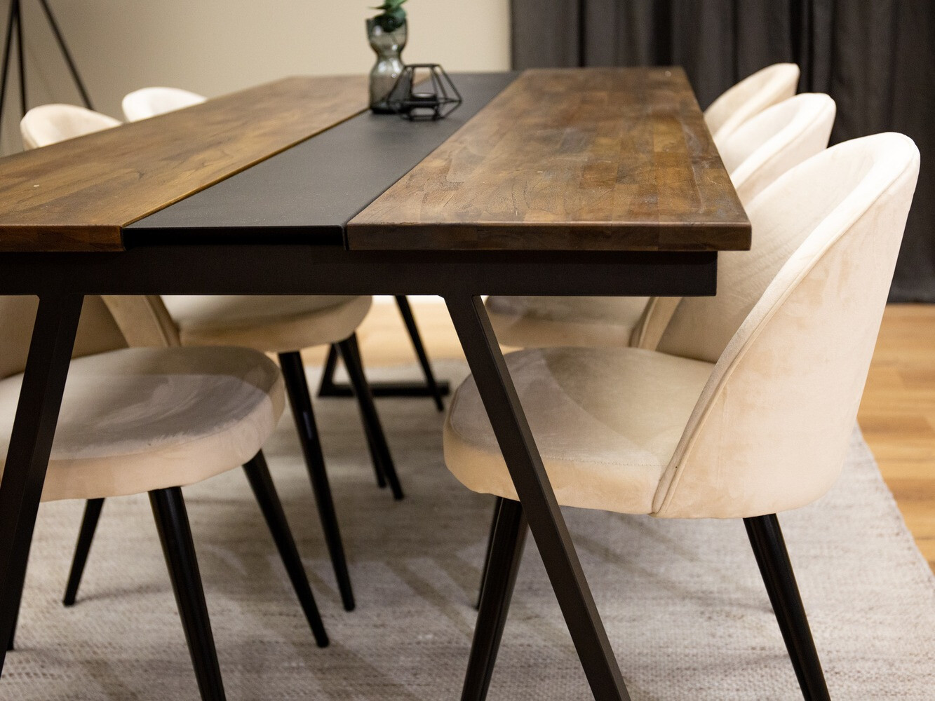 Conjunto de comedor Dallas 1944 (Crema + Negro)