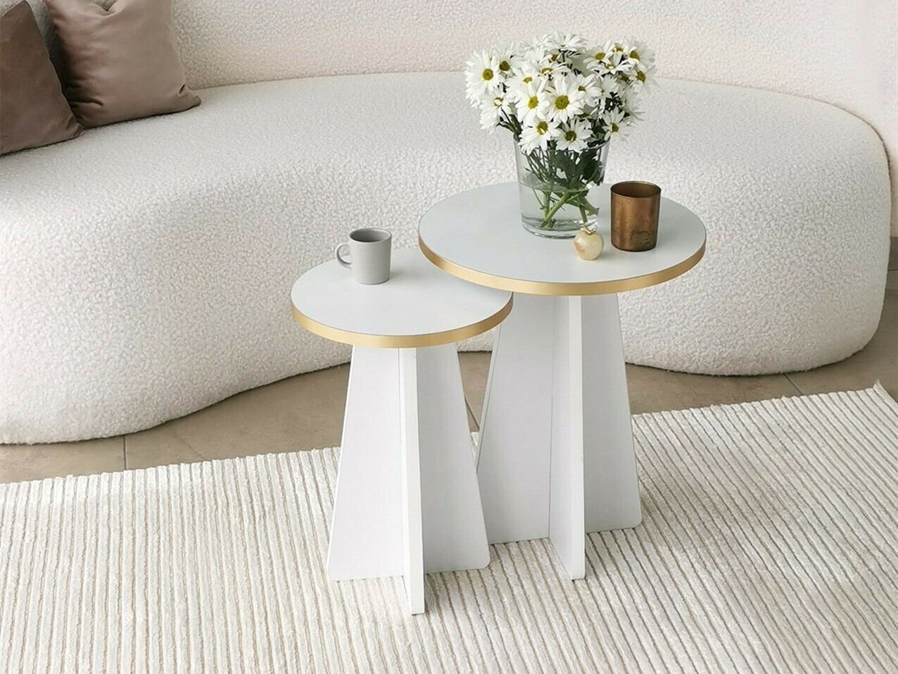 Conjunto de mesas Kailua 1858 (Blanco + Dorado)