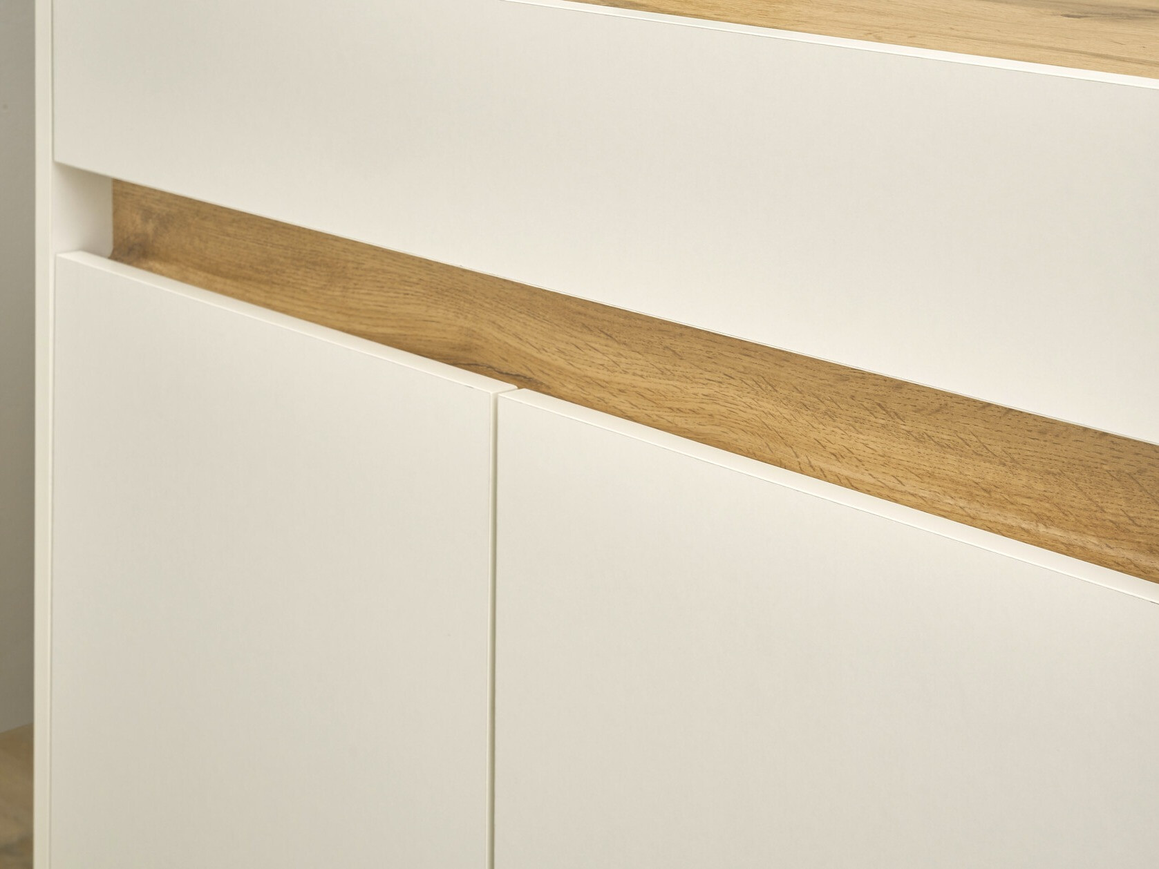 Cómoda Elbsori 117 (Blanco + Roble wotan)