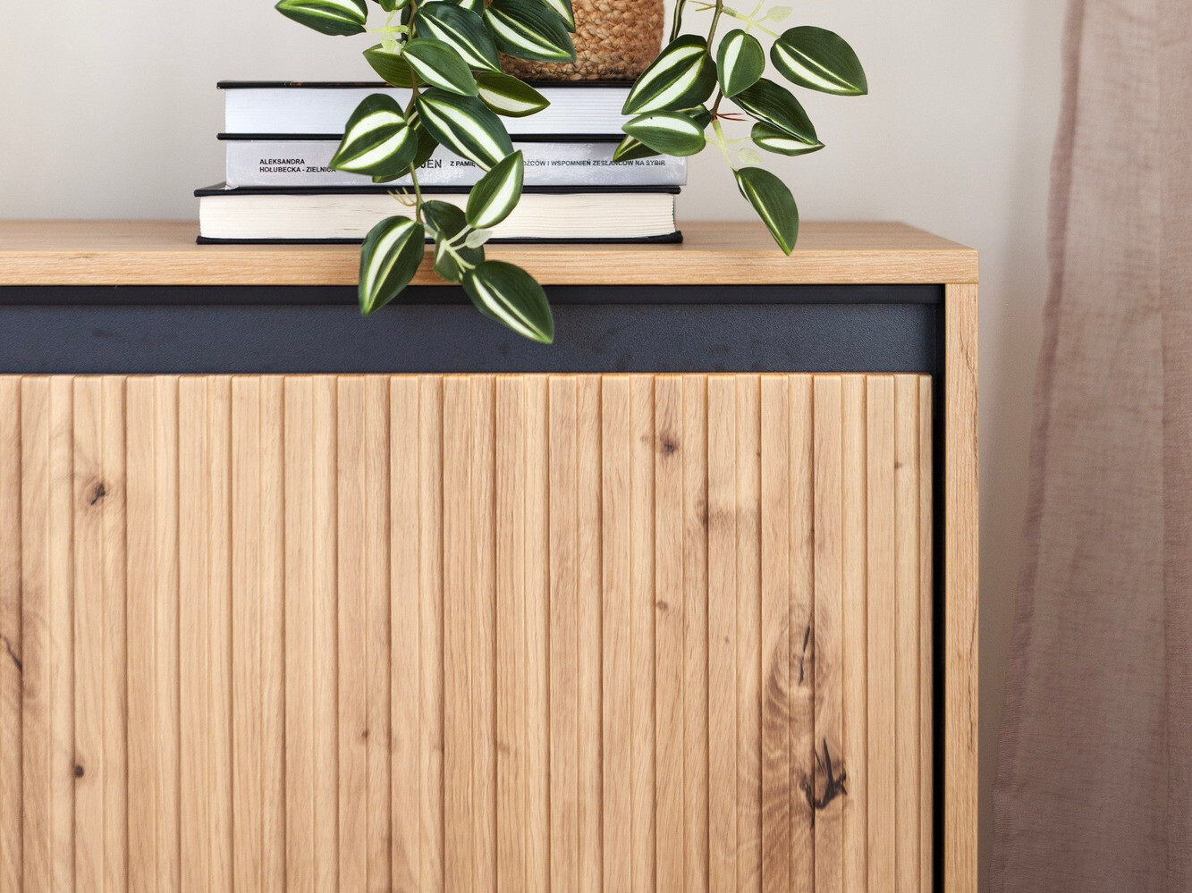 Cómoda Fernolu 100 (Roble Artisan + Negro)