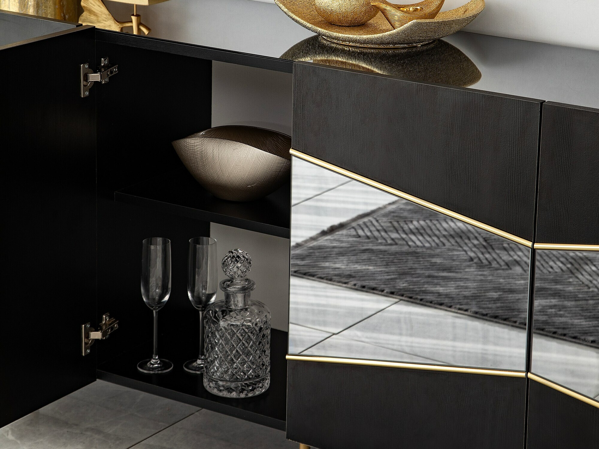 Aparador Kailua 2210 (Negro + Dorado)