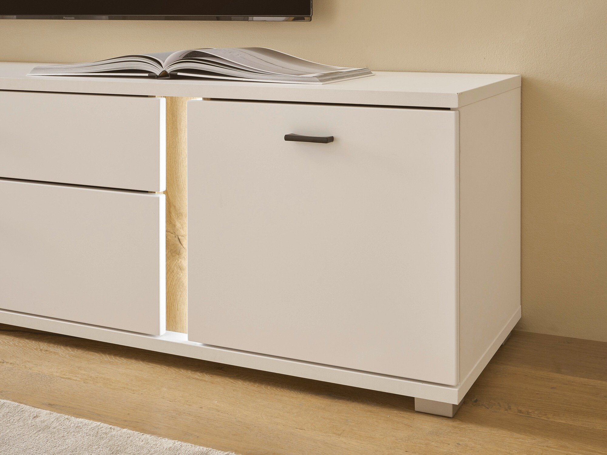 Mueble TV Avimavi 104 (Blanco + Roble wotan)