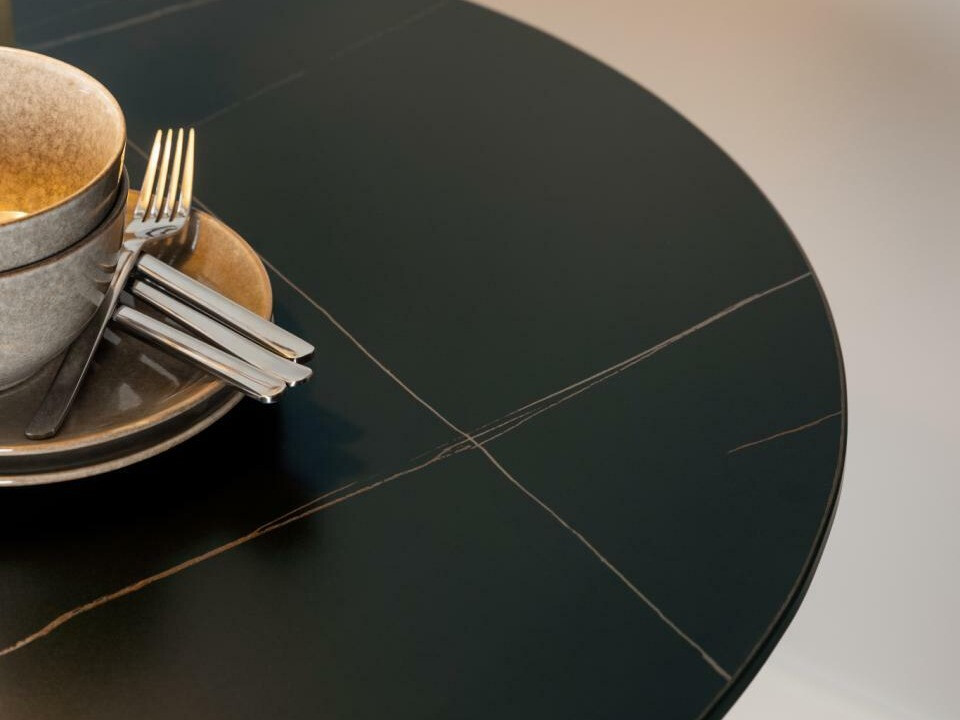 Mesa Norsica 616 (Mármol negro)