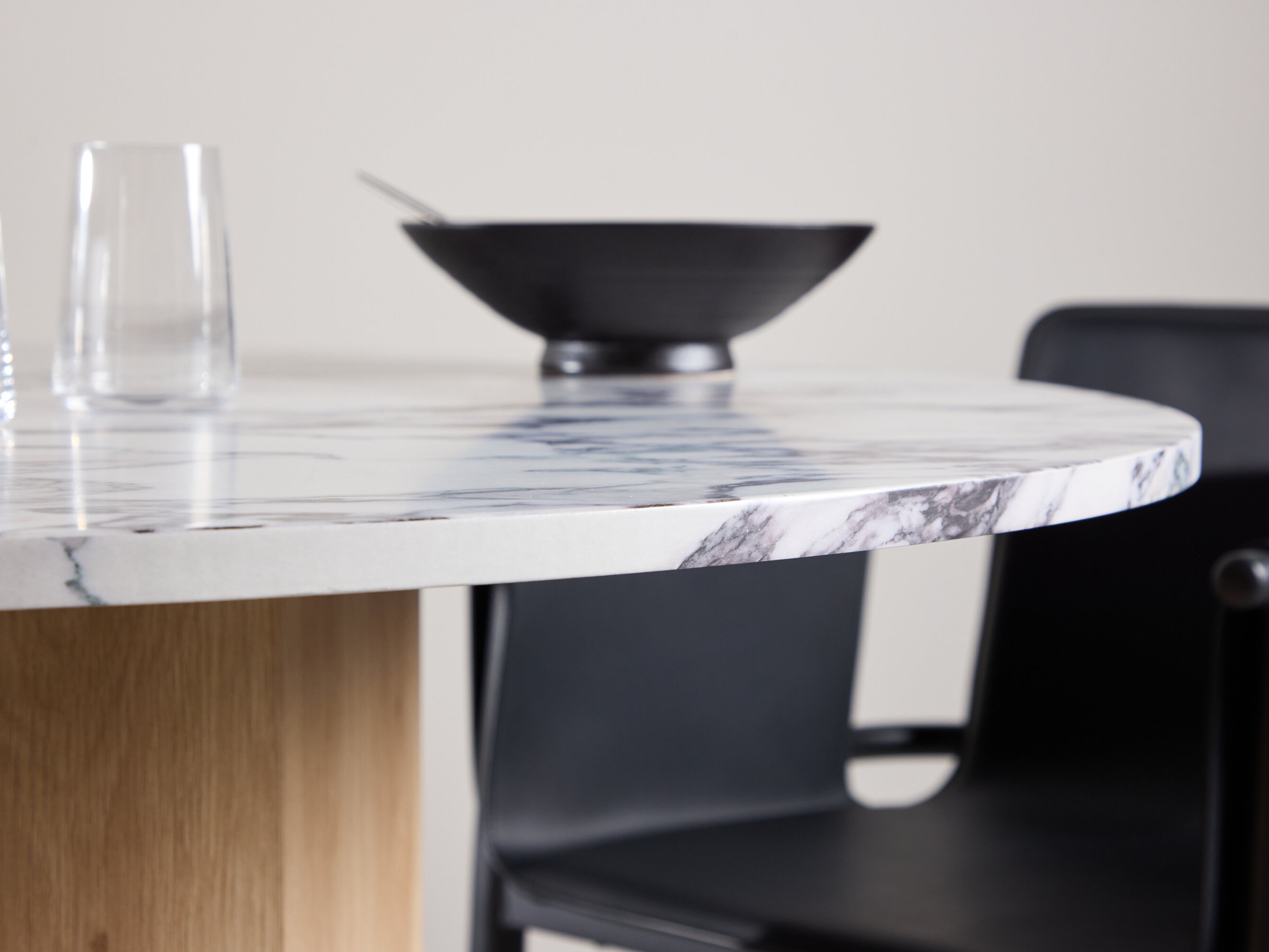 Mesa Dallas 4894 (Mármol gris + De color marrón claro)