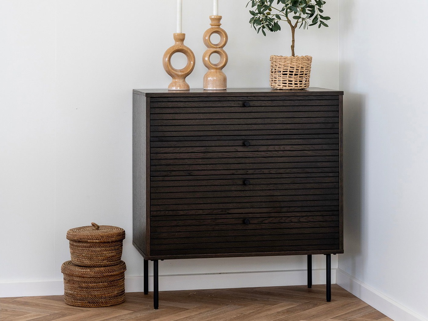 Cómoda Elbelme 104 (Roble oscuro)