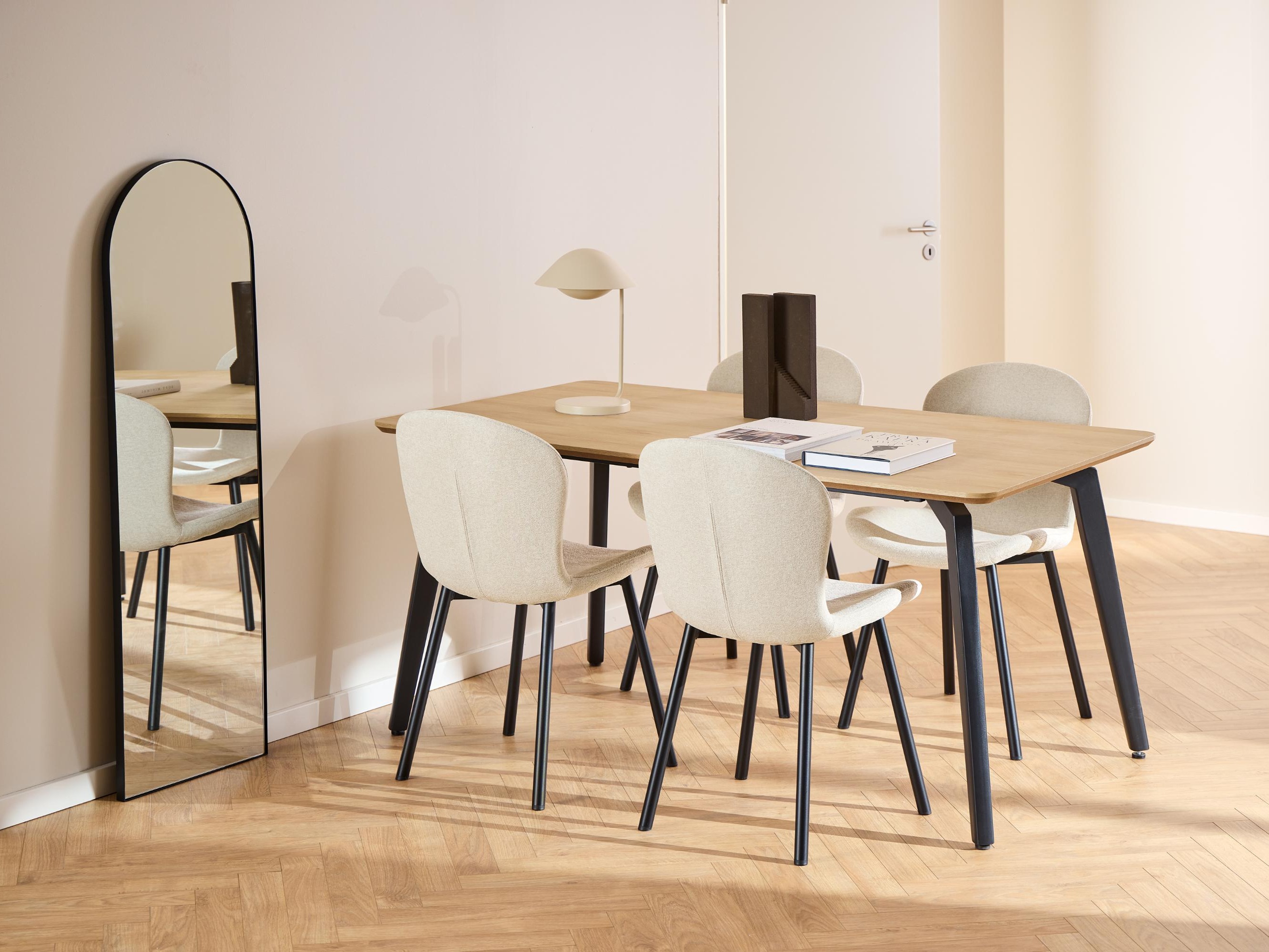 Conjunto de mesas y sillas para comedor Norsica 1025