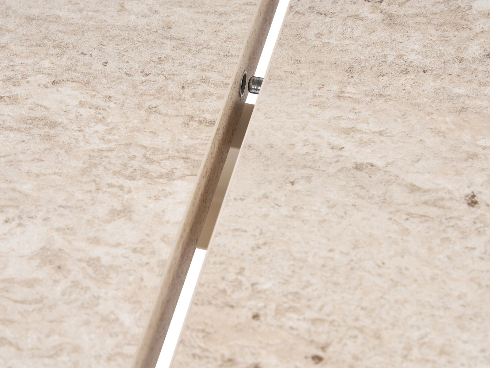Mesa Novato 146 (Claro Travertine)