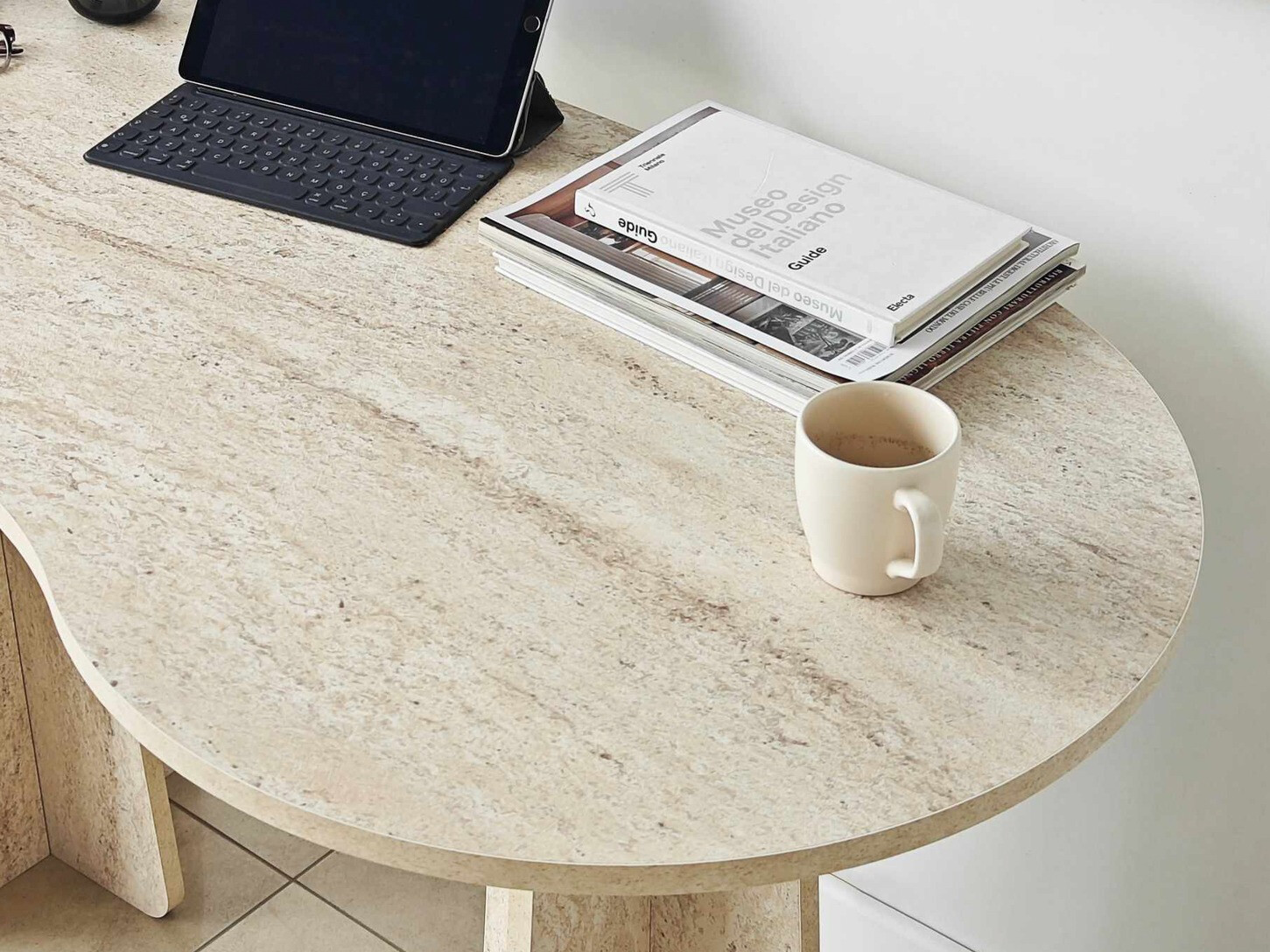 Mesa de oficina Kailua 2808 (Travertino claro)