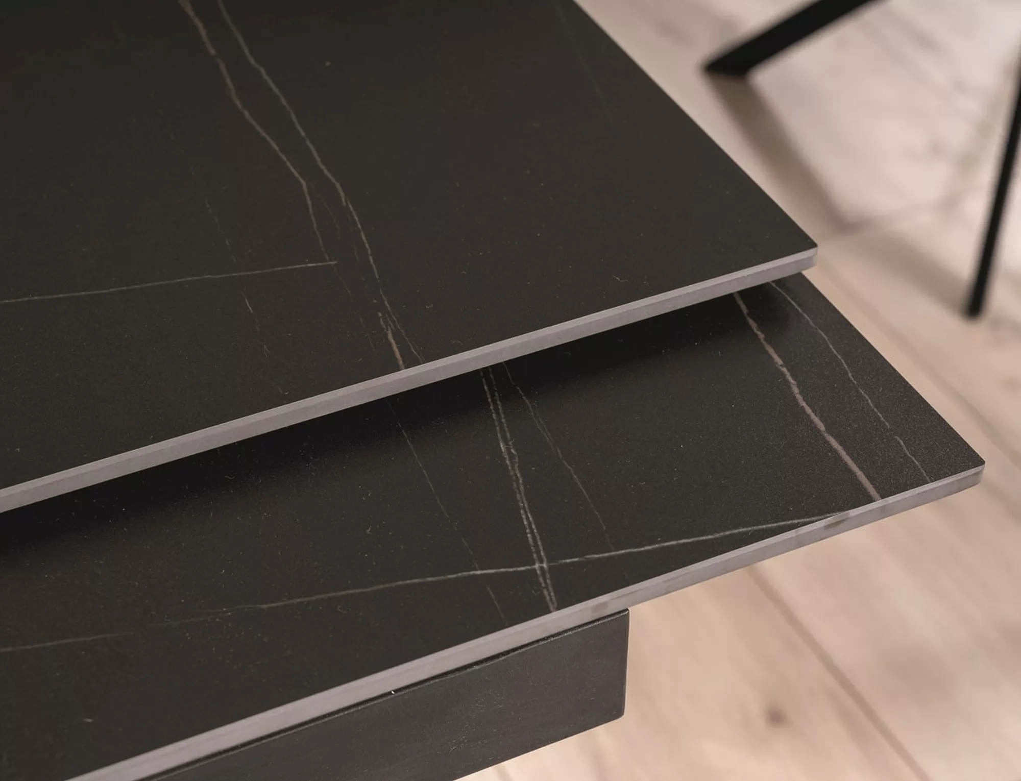 Mesa Detroit 996 (Mármol negro + Roble)