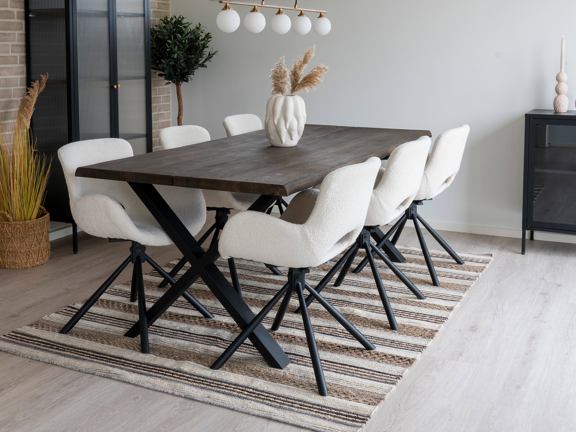 Conjunto de mesas y sillas para comedor Brea 351